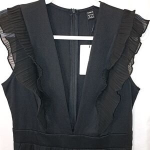 NWT SHEIN BAE Sz M Black Ruffled Jumpsuit.  Plunging Neckline. Very Good Quality